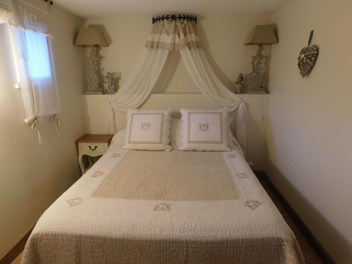 Dame-Marie-les-Bois Les Jarrieres Bed & Breakfast エクステリア 写真
